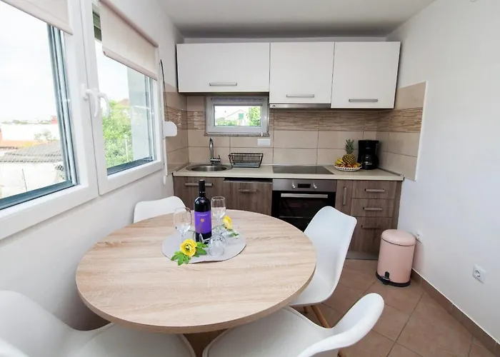 House Stefi פולה